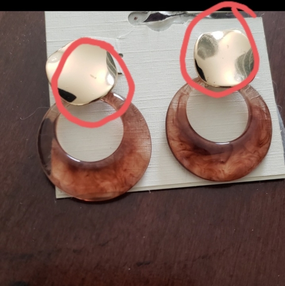 RECLAIMED VINTAGE 2 PC Gold & Tort Earrings* - Picture 5 of 5